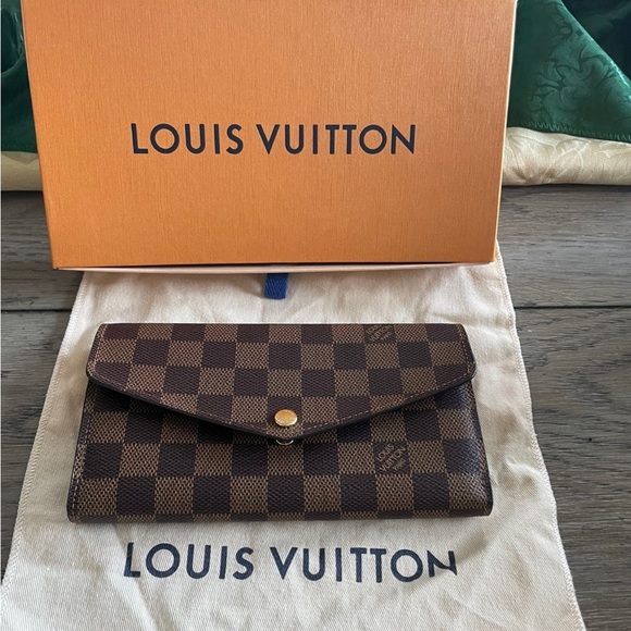 Authentic Louie Vuitton wallet - Picture 3 of 3